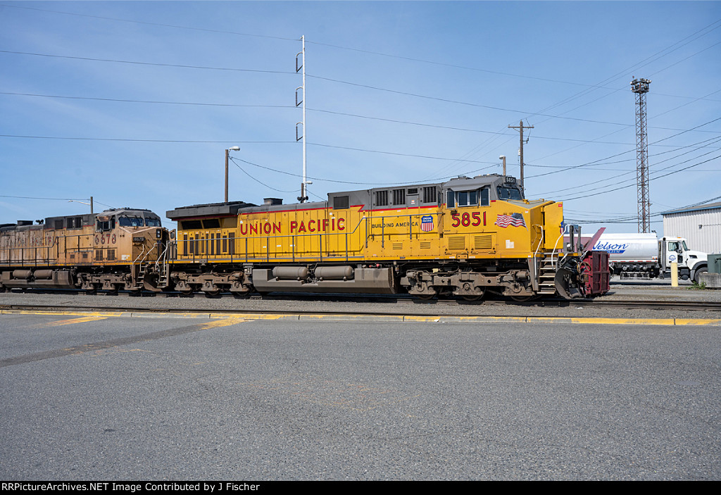 UP 5851